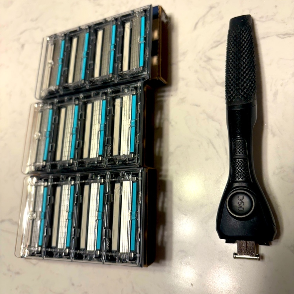 Dollar Shave Club 4 Blade
